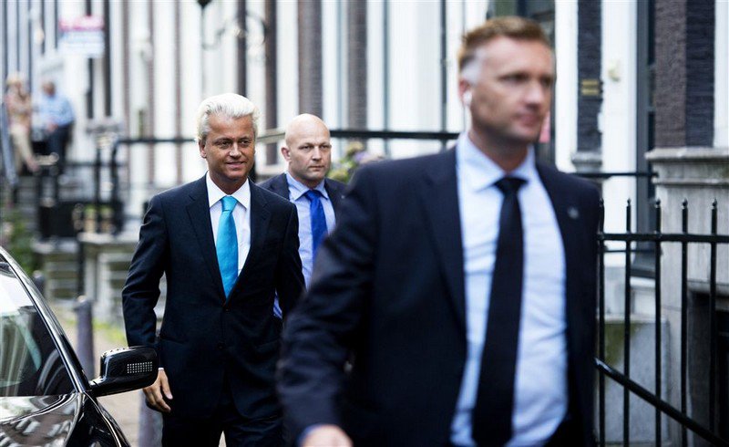 Wilders-met-beveiliging.jpg